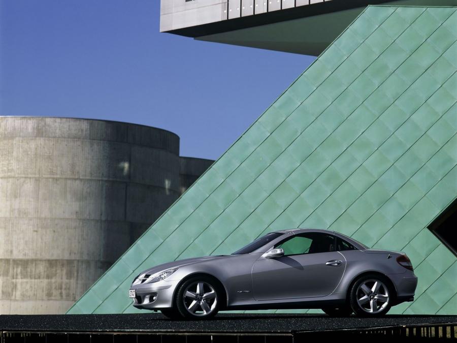  Mercedes-Benz SLK350 2005 года  (фото 56 из 103)